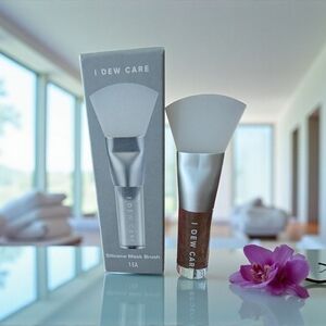 I DEW CARE Soft Facial Tool - Silicone Face Mask Brush (New)